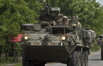 Mỹ triển khai xe bọc thép hạng nặng tới Romania diễn tập