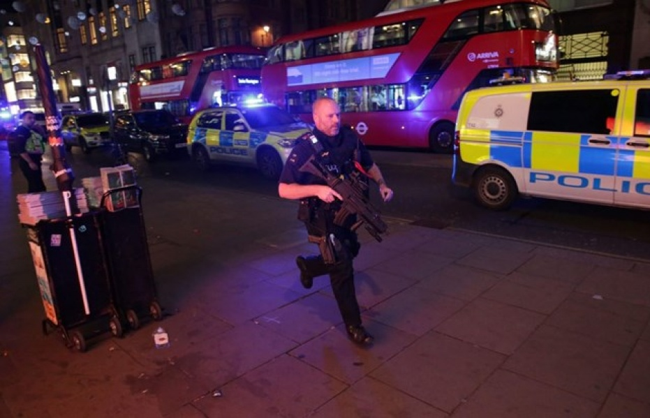 Vụ nổ súng tại London "có liên quan tới khủng bố"