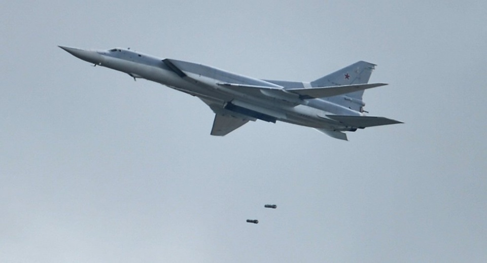 Ukraine lần đầu bắn hạ thành công máy bay ném bom chiến lược của Nga, Tổng thống Zelensky 'đánh tiếng' cần ít nhất 7 hệ thống phòng không Patriot