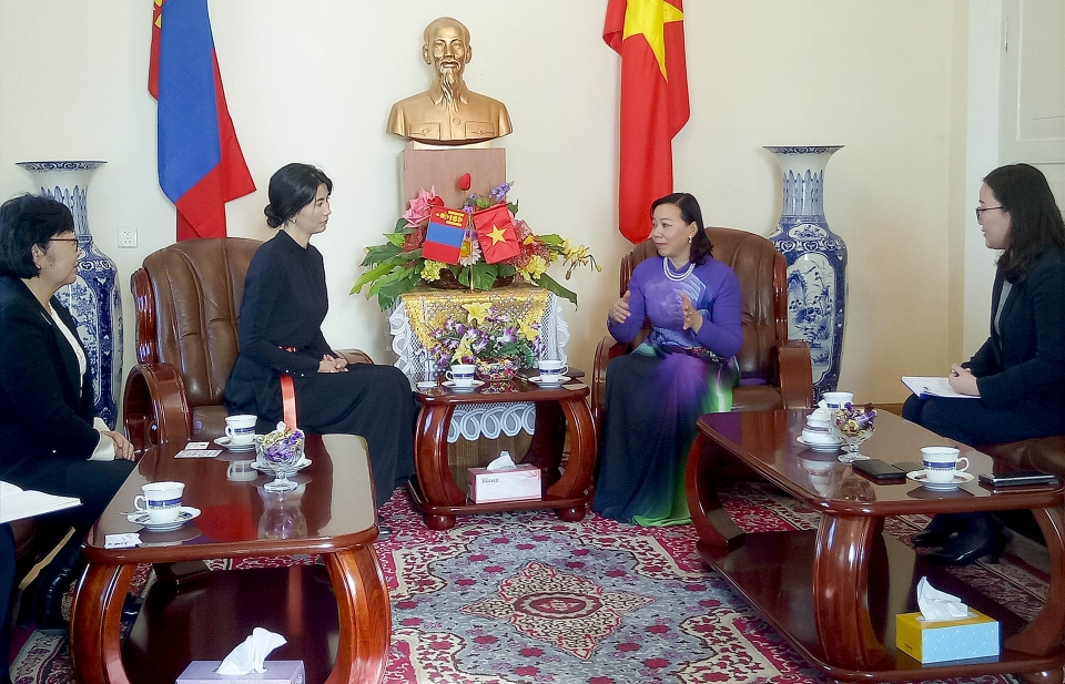 Liên đoàn Phụ nữ Mông Cổ mong muốn hợp tác với Việt Nam