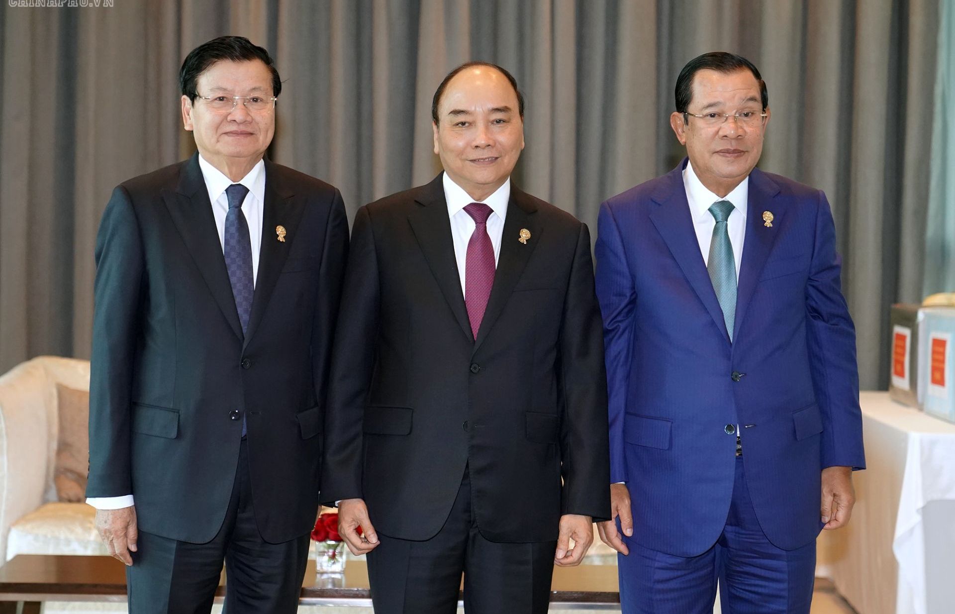 Thủ tướng Nguyễn Xuân Phúc dự Hội nghị Cấp cao ASEAN 35 và gặp lãnh đạo các nước