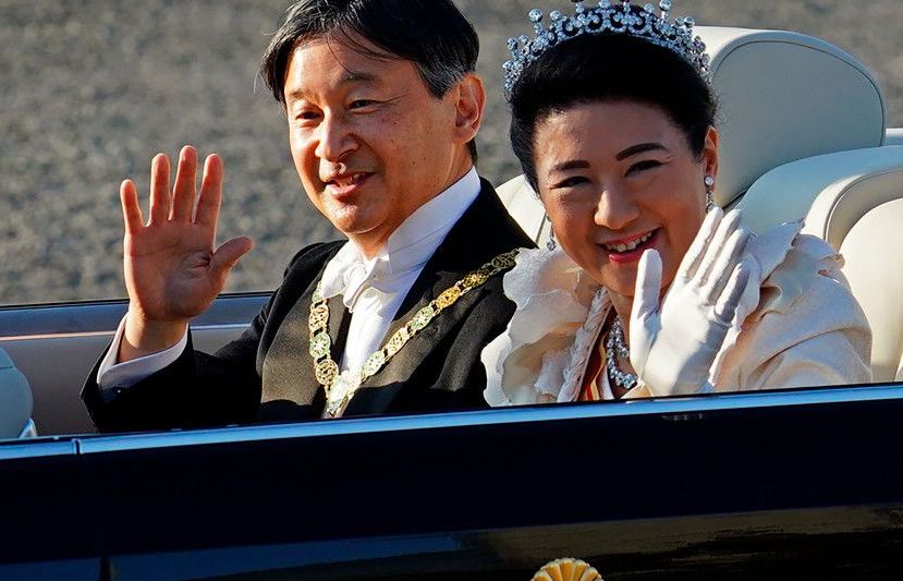 Nhật hoàng Naruhito và Hoàng hậu diễu hành sau đăng quang
