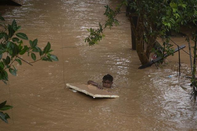 Philippines: Hình ảnh tan hoang sau khi Vamco - siêu bão chết chóc nhất năm đổ bộ