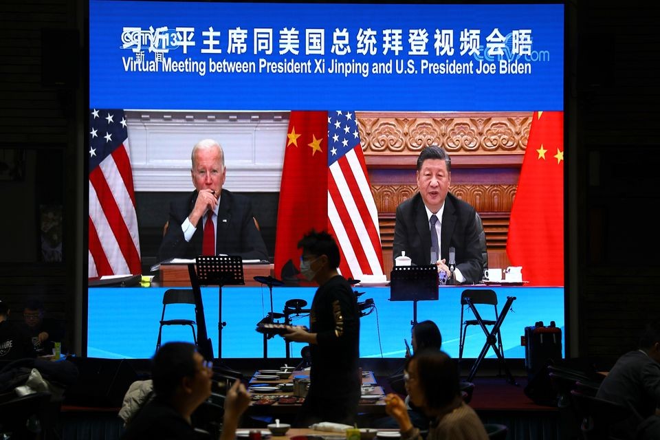 Chủ tịch Trung Quốc Tập Cận Bình và Tổng thống Mỹ Joe Biden trong cuộc gặp trực tuyến, sáng 16/11. (Nguồn: Reuters)