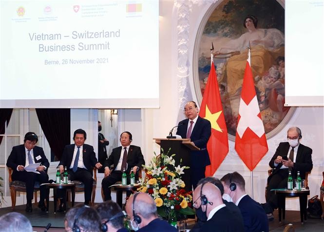 Chủ tịch nước Nguyễn Xuân Phúc và Tổng thống Guy Parmelin đồng chủ trì Diễn đàn doanh nghiệp Việt Nam – Thụy Sỹ