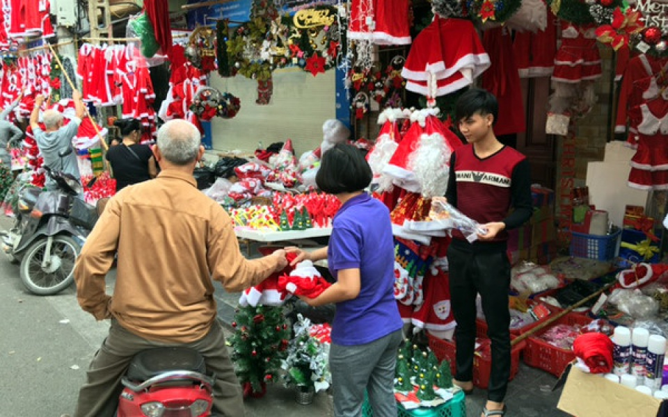 Thị trường trang trí Giáng sinh: Hàng Việt chiếm ưu thế