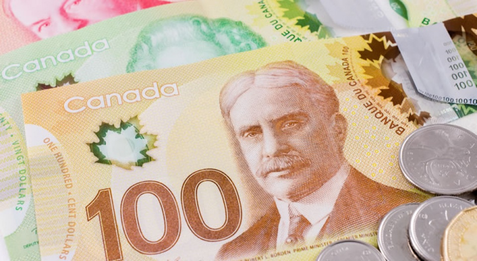 Đồng tiền Canada nguy cơ chạm đáy trong năm 2017