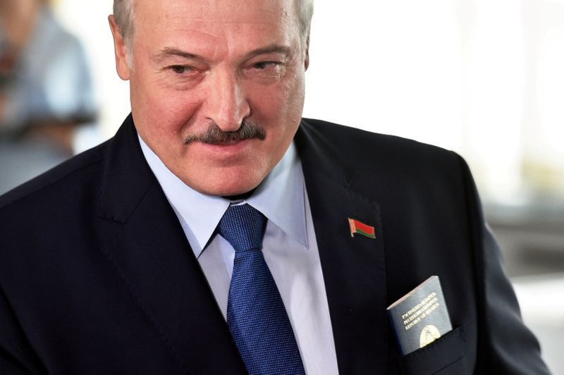 Thụy Sỹ đóng băng tài sản của Tổng thống Belarus
