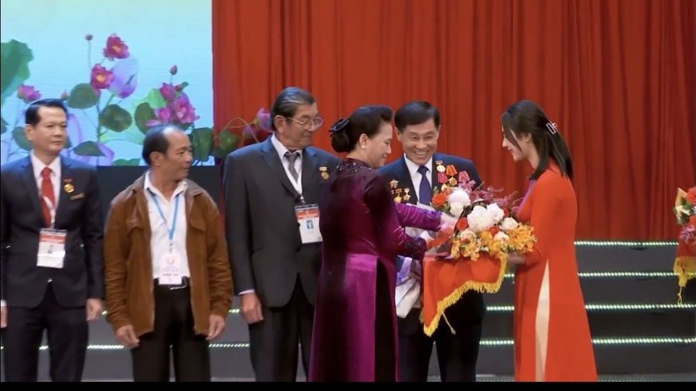 Doanh nhân Johnathan Hạnh Nguyễn đại diện kiều bào tham dự Đại hội Thi đua yêu nước toàn quốc lần thứ X
