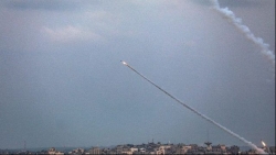Dải Gaza: Ai Cập sơ tán tòa nhà Đại sứ quán; hệ thống phòng không ‘Vòm sắt’ của Israel đánh chặn 2 tên lửa