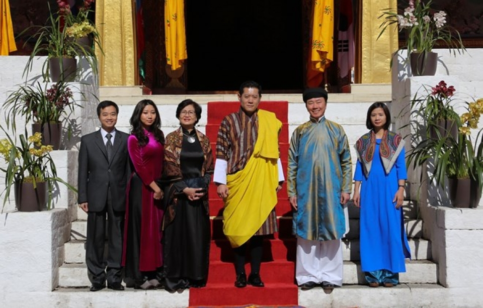 vietnamese ambassador presents credentials to king of bhutan