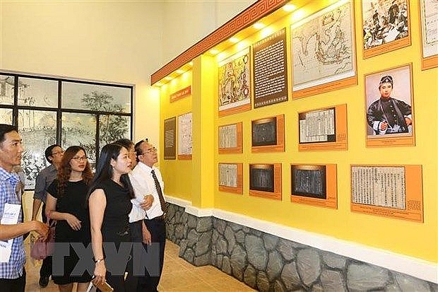 display of saigon from feudal urban areas to western city