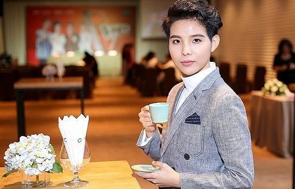 Vietnamese singer featured in American entertainment magazine