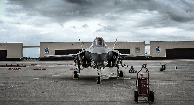 Mỹ hoãn sản xuất máy bay chiến đấu F-35