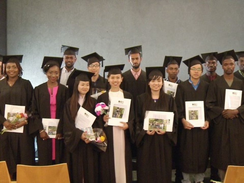 vietnamese students graduate from israels agricultural msc course