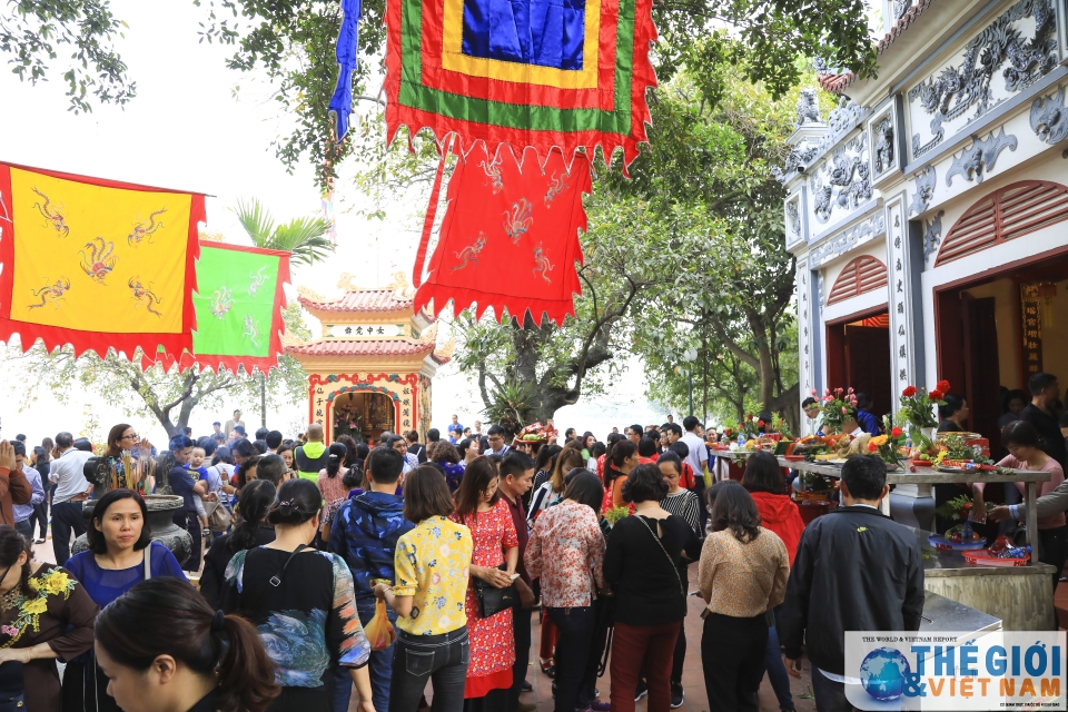 dau xuan ngoan canh phu tay ho