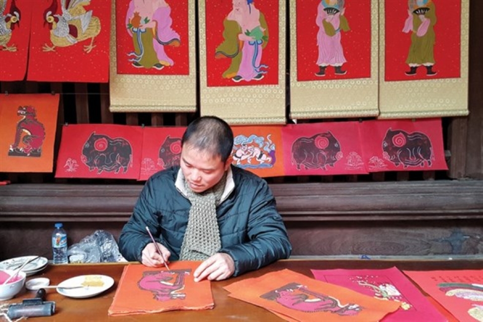 traditional folk painting enjoys a revival