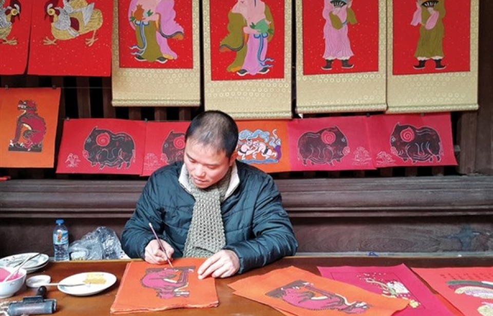 Traditional folk painting enjoys a revival