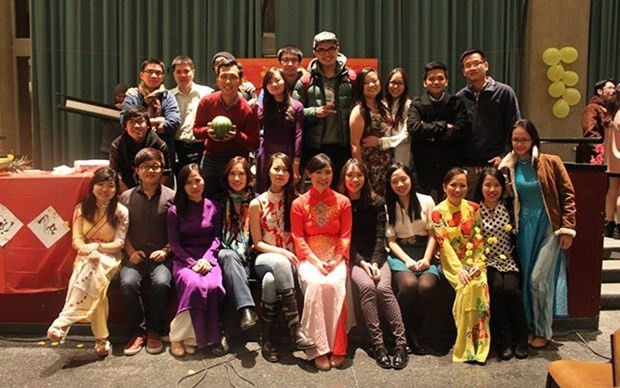 Vietnamese students in US celebrate Tet