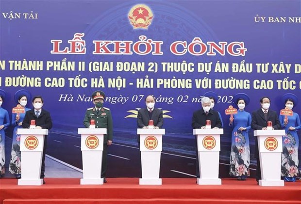 Second phase of project linking Hanoi-Hai Phong, Cau Gie-Ninh Binh expressways begins