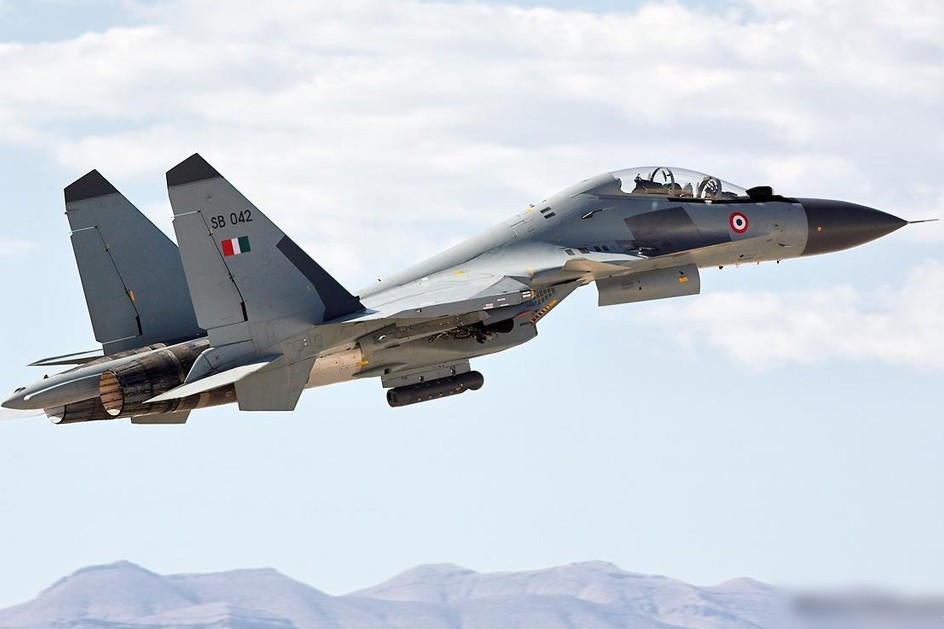 Báo Mỹ thừa nhận sự vượt trội của máy bay Su-30 của Nga so với F-15