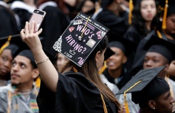 Vì sao hàng triệu người Mỹ không tốt nghiệp đại học