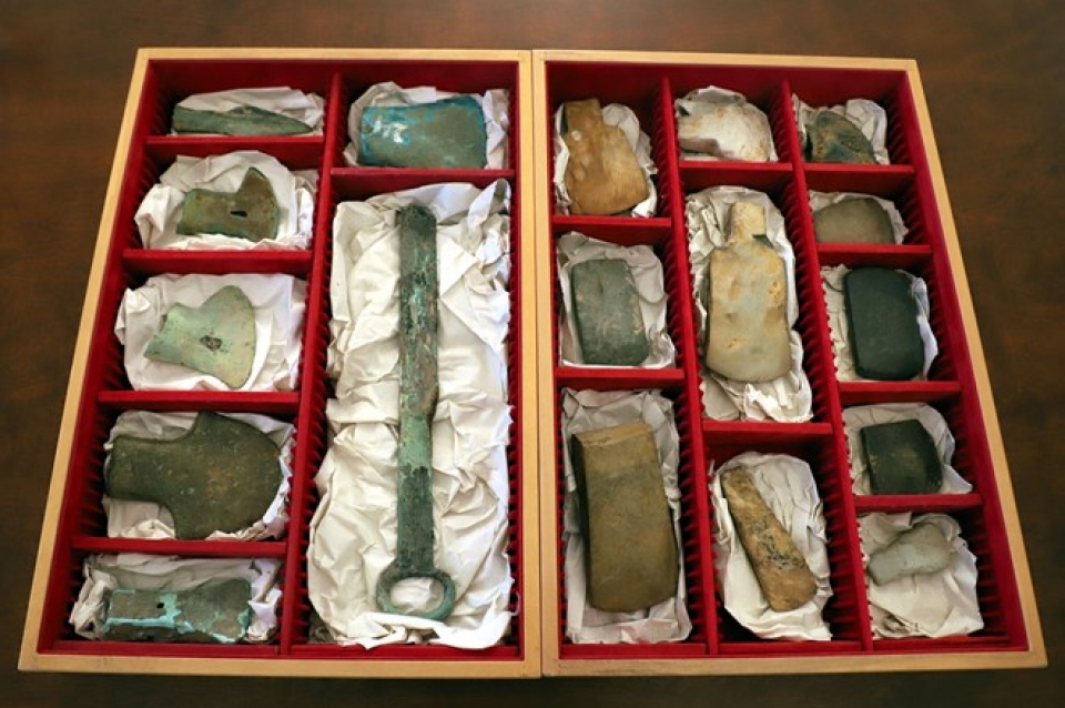 german police hand over antiquities to vietnam