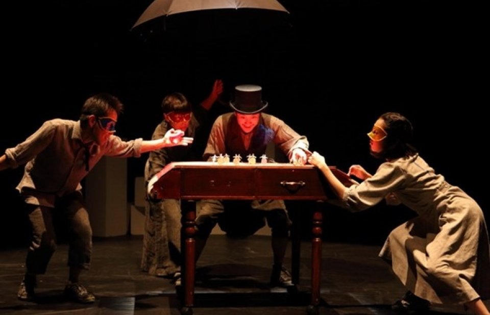 Japanese, Vietnamese mimes come to Ha Noi