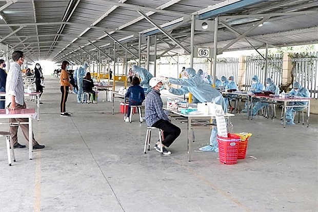 Factories in Hai Duong to conduct routine COVID-19 testing for employees