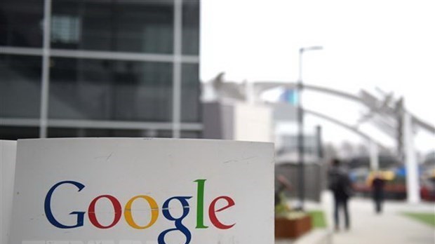 Bất chấp bê bối về thông tin sai lệch, cổ phiếu công ty mẹ của Google vẫn trên đà tăng