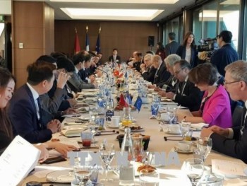 Vietnam, France seek link-up in e-government development