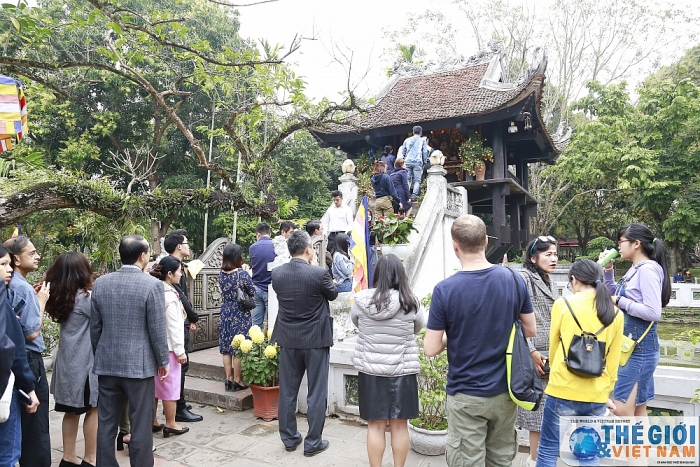 ha noi seeks to boost visitors expenditure