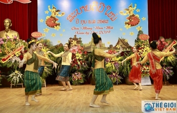 Tiệc mừng Tết cổ truyền Bun Pi Mày của nước bạn Lào