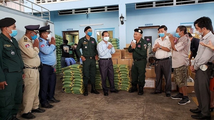 covid 19 relief packs given to cambodian vietnamese