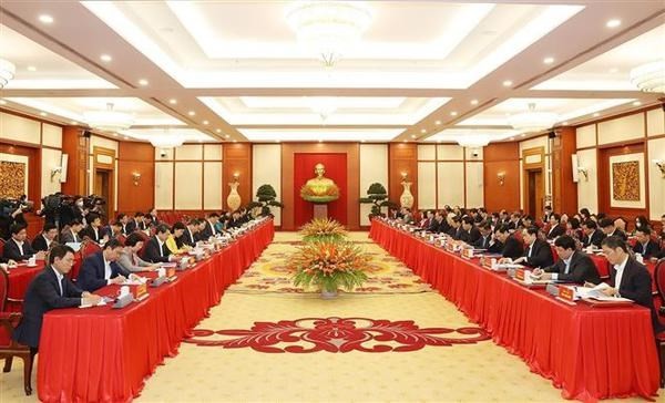 Politburo discusses review of resolution on Hanoi Capital Region’s development