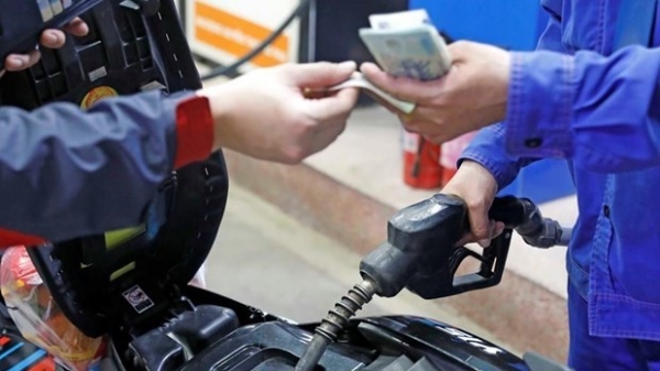 Petrol prices adjusted up over 600 VND per litre