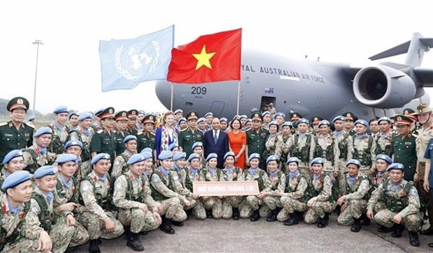 Vietnam's engineering unit, field hospital leave for UN peacekeeping missions