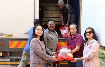 Vietnam sends relief aid to Zimbabwe cyclone victims