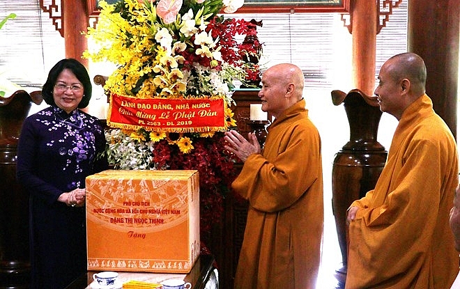 vice president visits deputy supreme patriarch of vietnam buddhist sangha