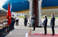 prime minister nguyen xuan phuc visits vietnamese embassy in russia