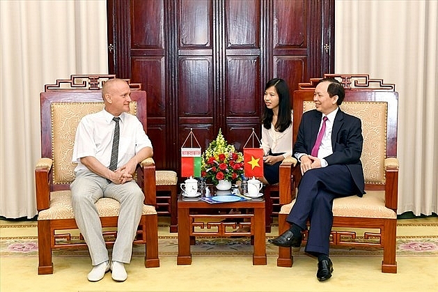 vietnamese belarusian banking trade unions to share experience