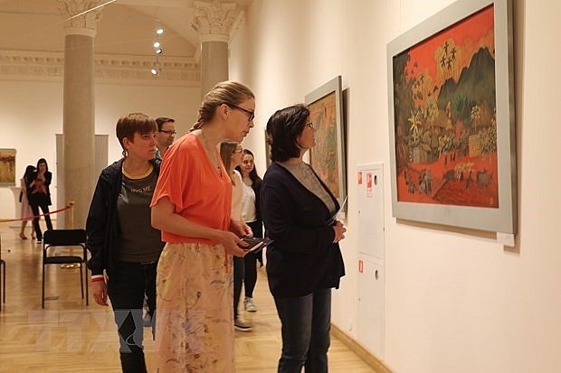 vietnamese lacquer paintings introduced in russia