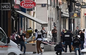 Cảnh sát Pháp truy tìm nghi phạm vụ nổ bom ở Lyon