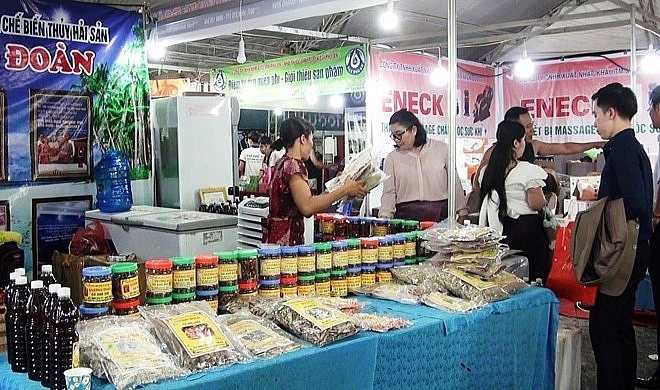 international fair promotes trade with laos thailand