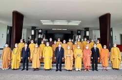 State President hosts Vietnam Buddhist Sangha leaders