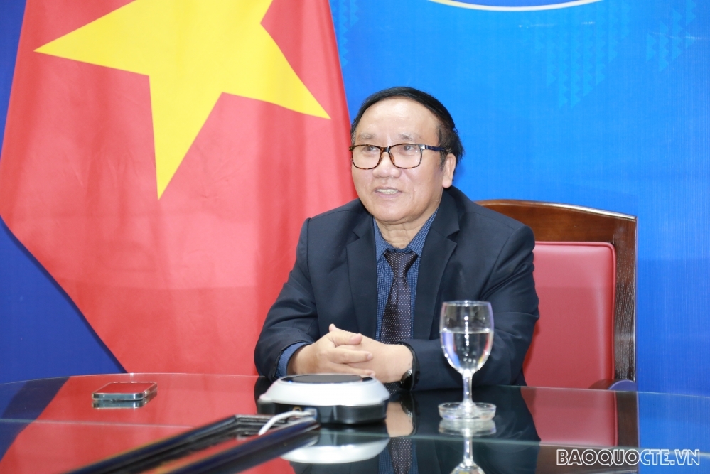 Cơ quan đại diện Việt Nam giao lưu trực tuyến với nhà thơ Trần Đăng Khoa về tư tưởng, đạo đức, phong cách Hồ Chí Minh