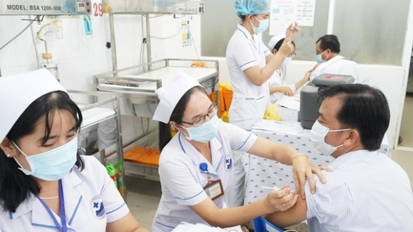 Labour Confederation proposes prioritising workers in COVID-19 vaccinations