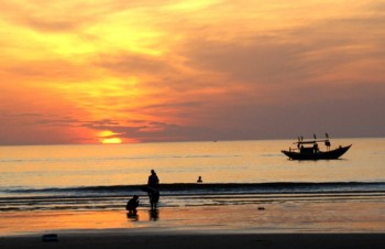 Cua Lo - a beautiful beach in Nghe An