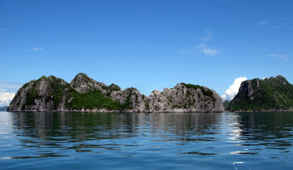 bai tu long bay another heaven in quang ninh province