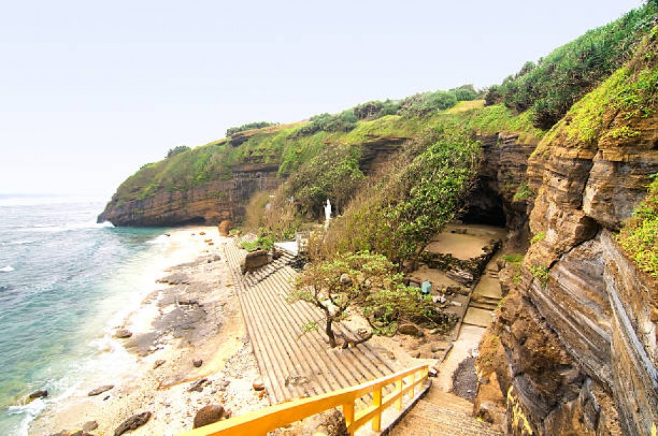 hang pagoda on ly son island